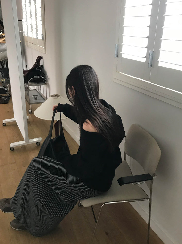 反折條紋抽繩細節及踝裙