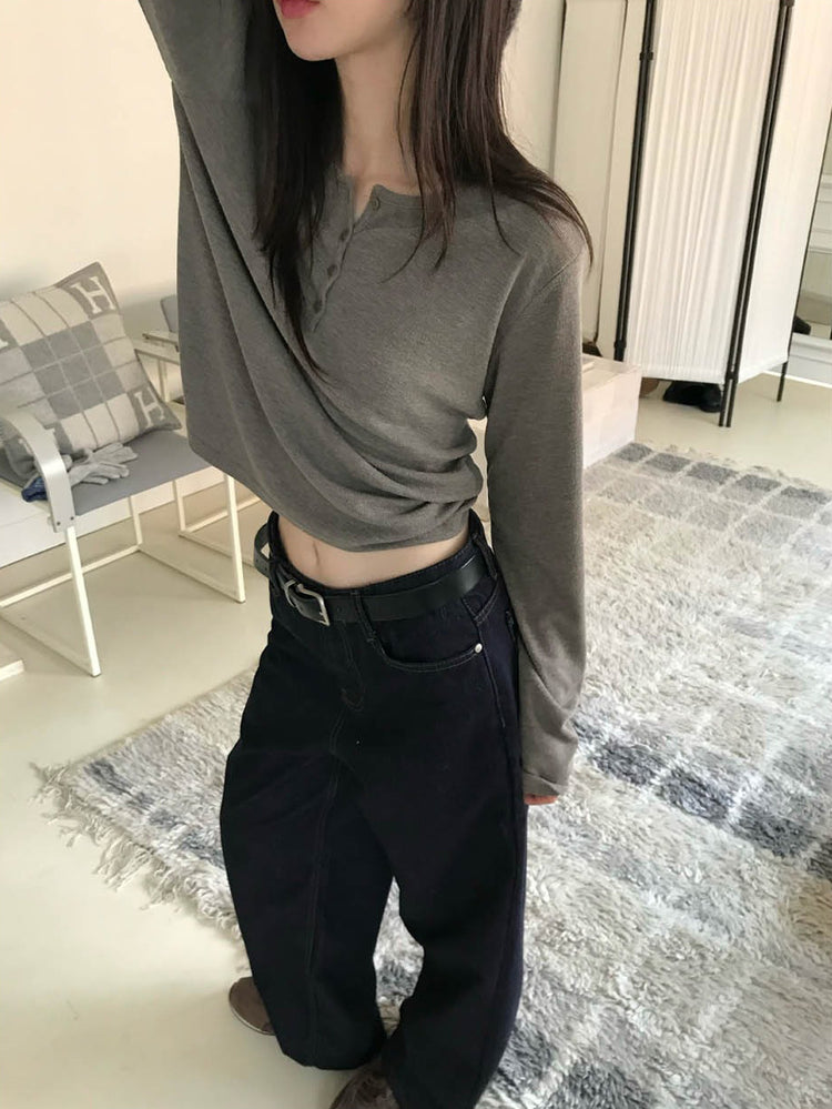 微鬆圓領半扣鈕細節上衣