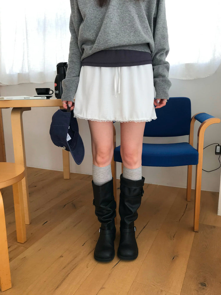 光澤感蕾絲邊細節短裙