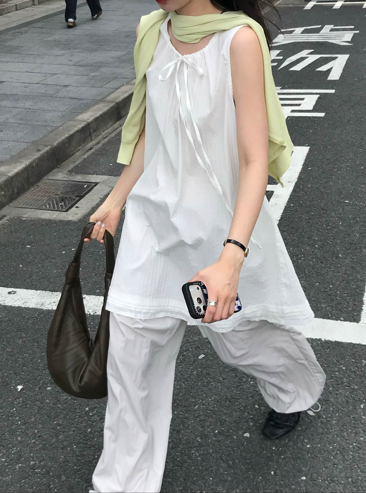 蕾絲邊坑紋細節連身裙