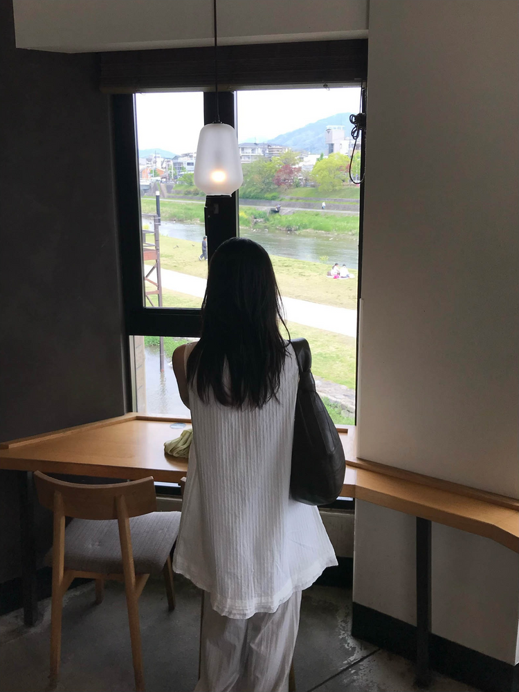 蕾絲邊坑紋細節連身裙