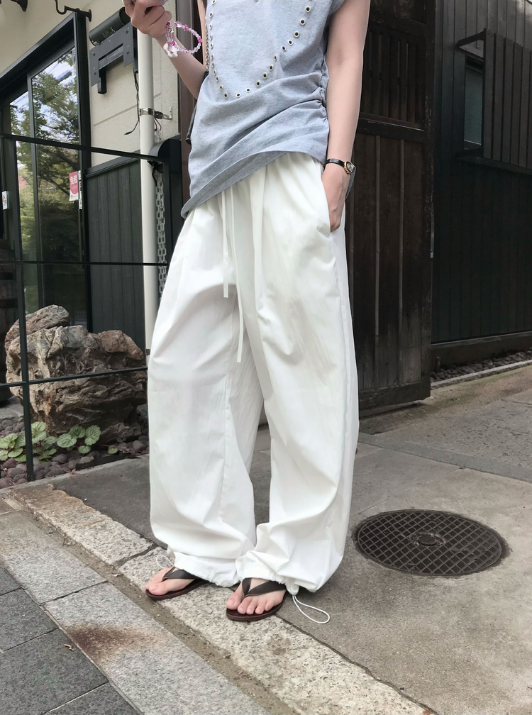 輕薄細腰頭抽身直褲