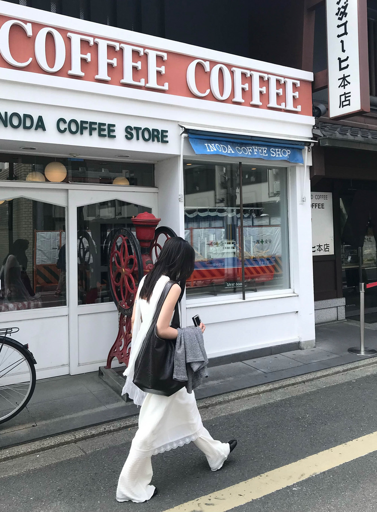 蕾絲邊紋理細節連身裙