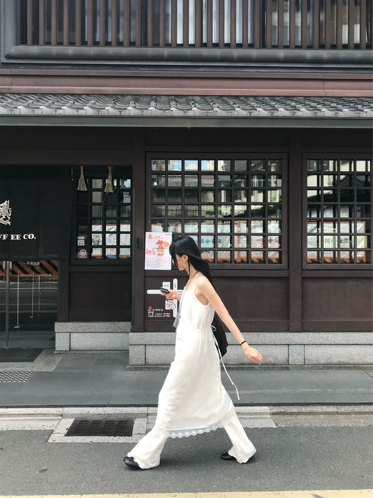 蕾絲邊紋理細節連身裙