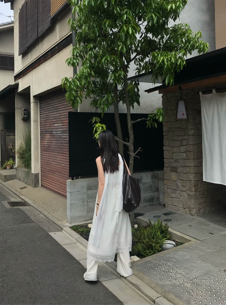蕾絲邊紋理細節連身裙