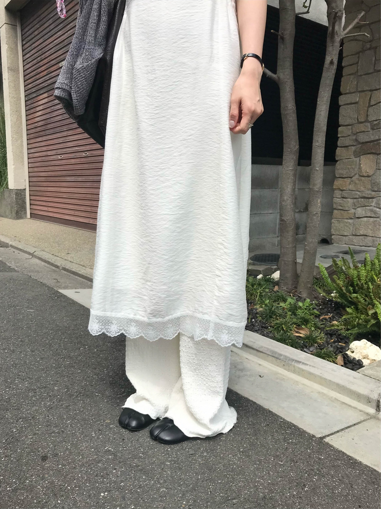 蕾絲邊紋理細節連身裙