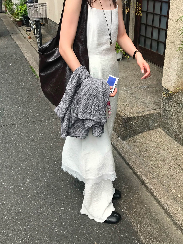 蕾絲邊紋理細節連身裙