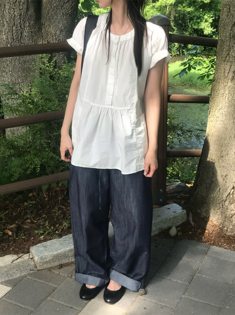 微傘皺褶圓領上衣