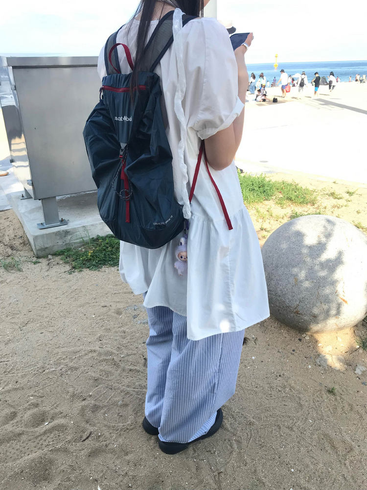 泡泡袖抓皺細節連身裙