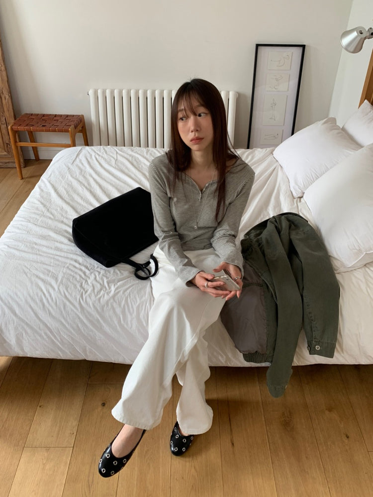 條紋V領暗扣細節上衣