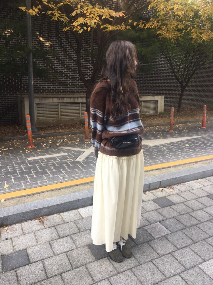 V領撞色條紋細節毛衣