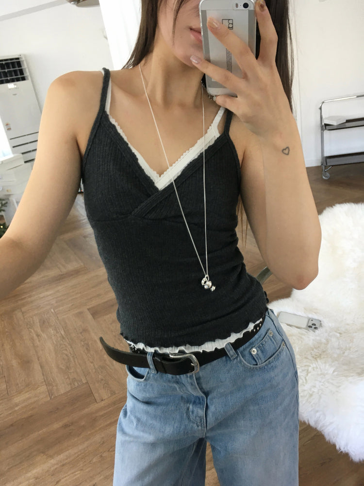 交疊蕾絲捲邊細節背心