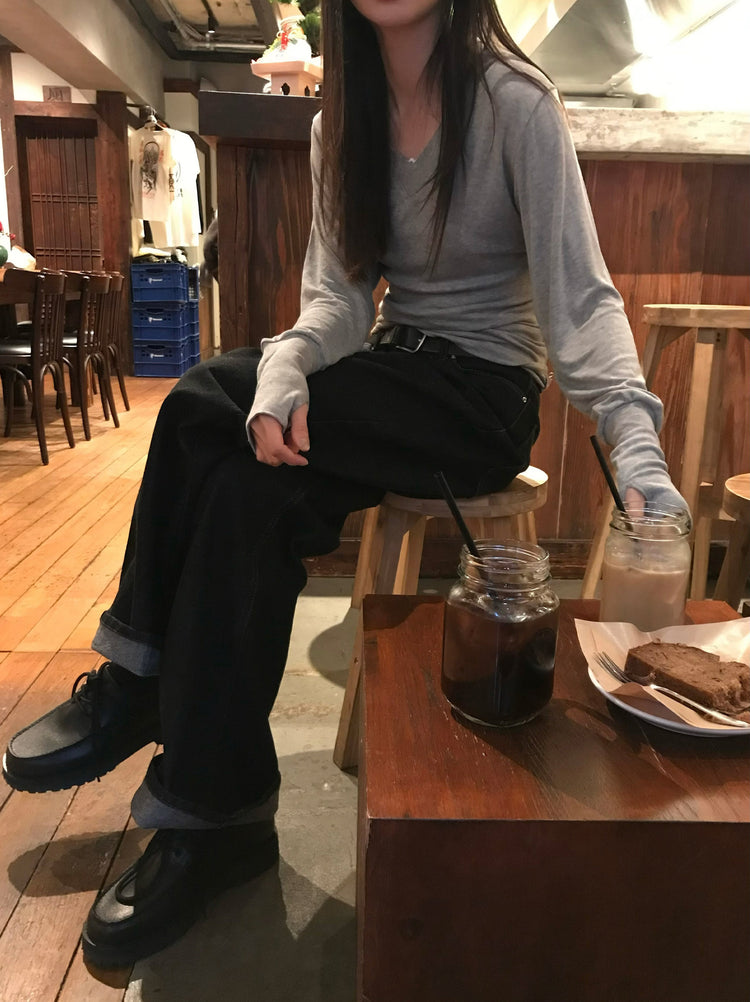 V領袖扣細節修腰上衣