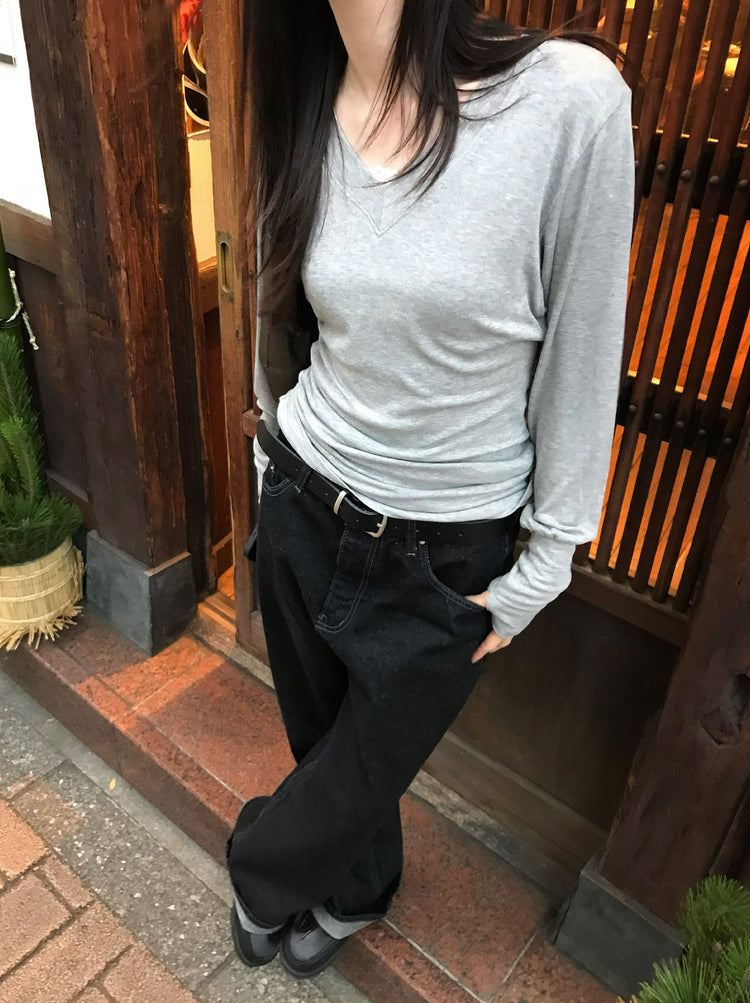 V領袖扣細節修腰上衣