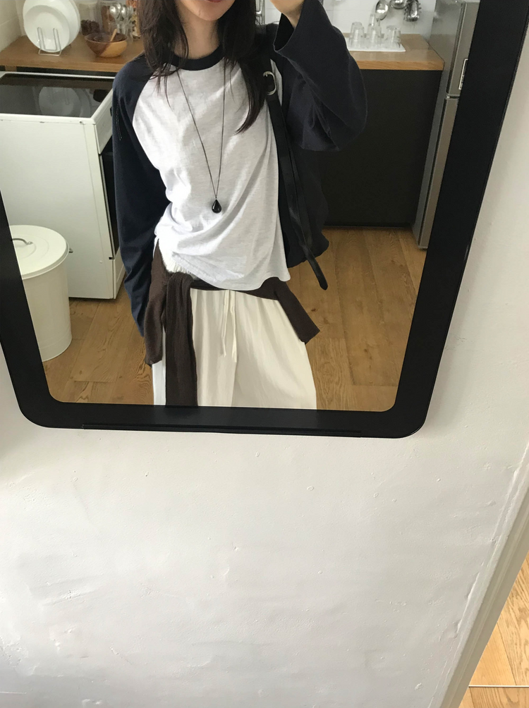 撞色牛角袖上衣