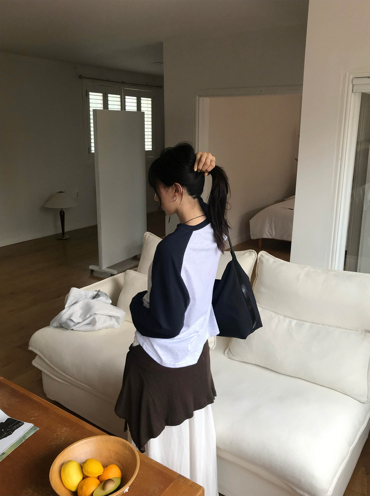撞色牛角袖上衣