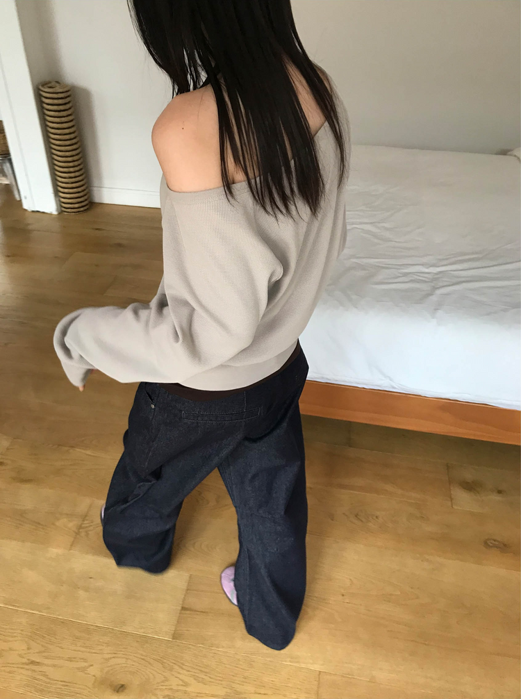 原色內壓褶細節彎刀牛仔褲
