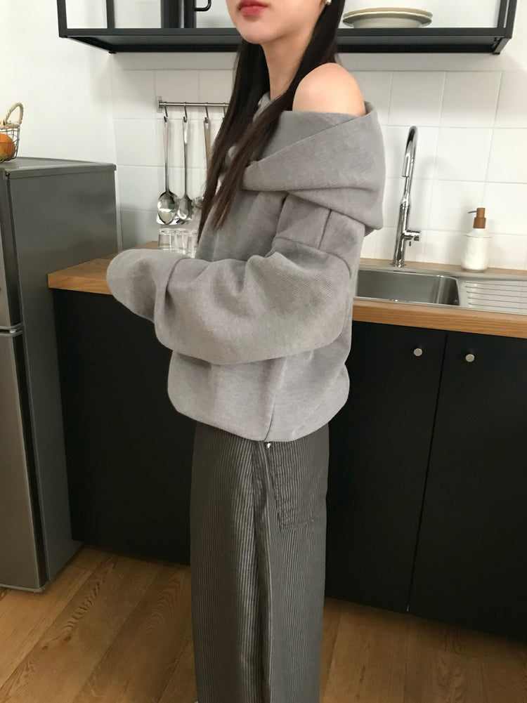 露肩連帽細節寬鬆上衣