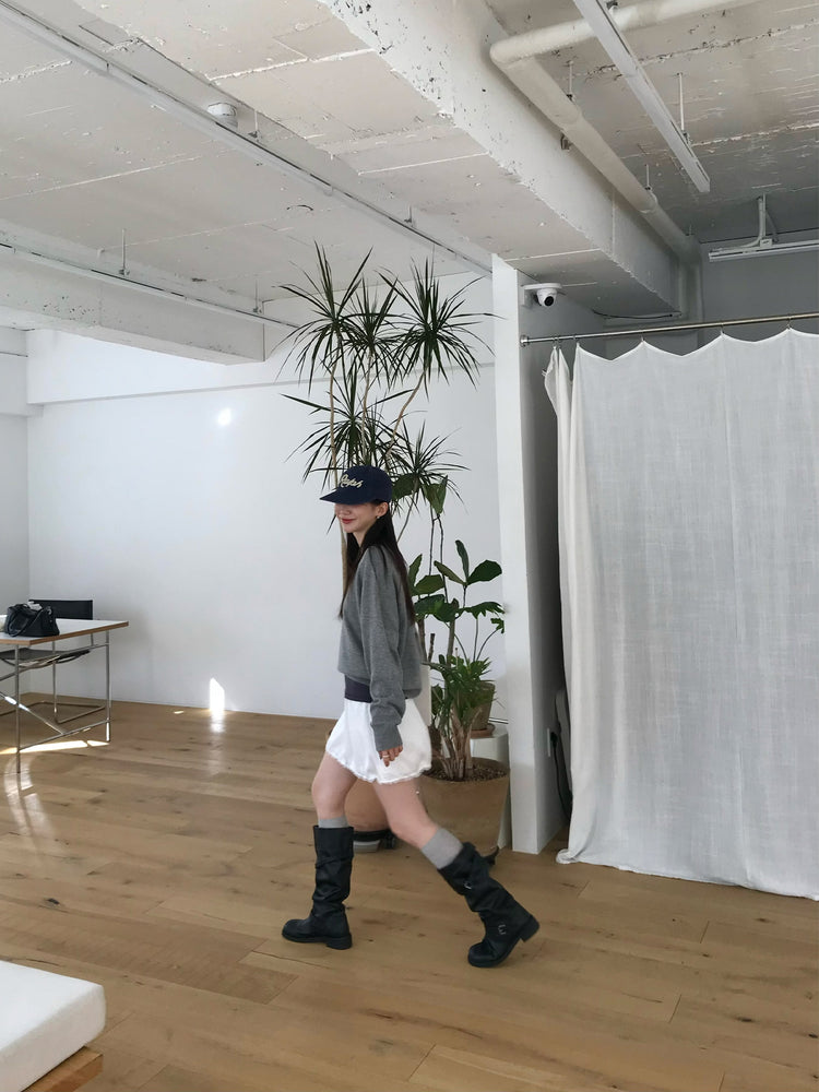 光澤感蕾絲邊細節短裙