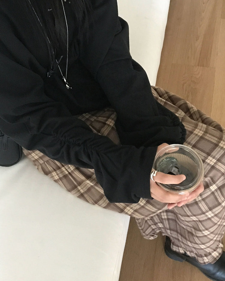 美肩不修邊鉚釘細節上衣