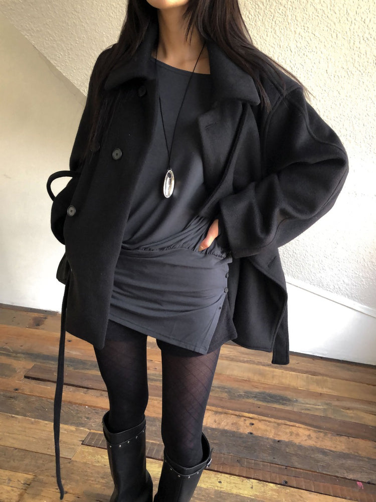 美肩側開叉指扣細節修腰連身裙