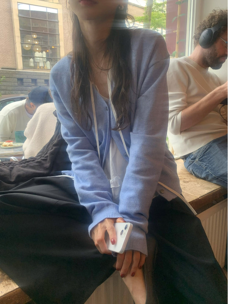 微透垂帶荷葉邊細節上衣