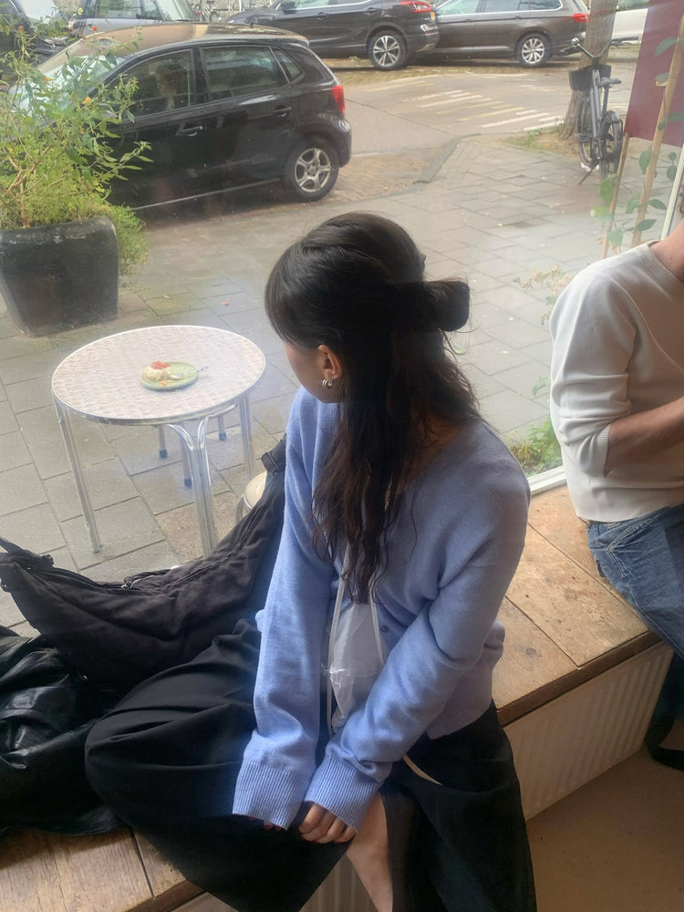 微透垂帶荷葉邊細節上衣