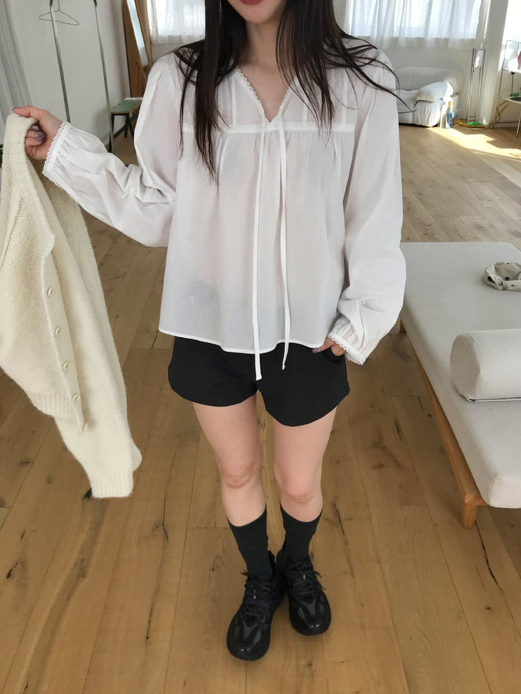 基礎鉚釘細節低腰短褲