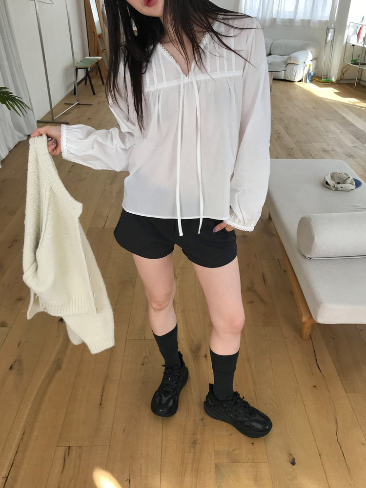 基礎鉚釘細節低腰短褲