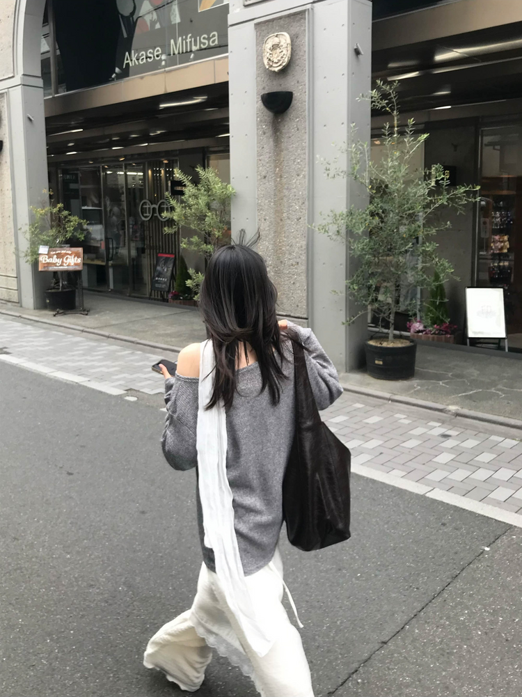 蕾絲邊紋理細節連身裙