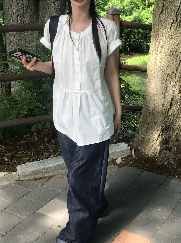 微傘皺褶圓領上衣