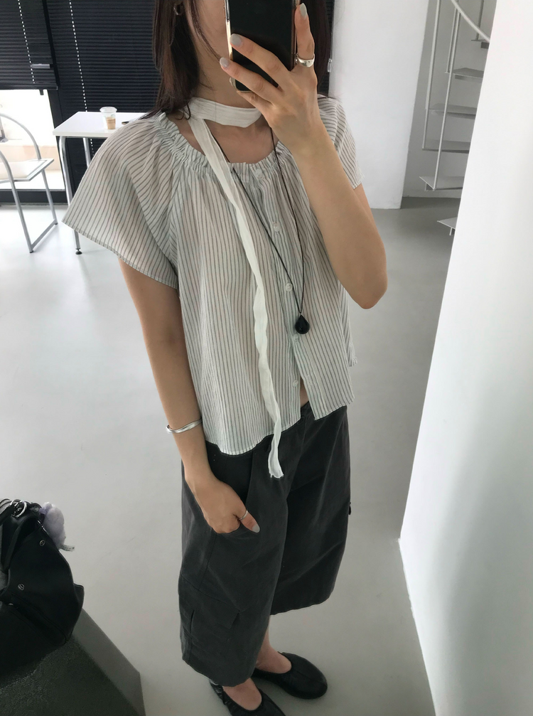 條紋美肩排鈕上衣
