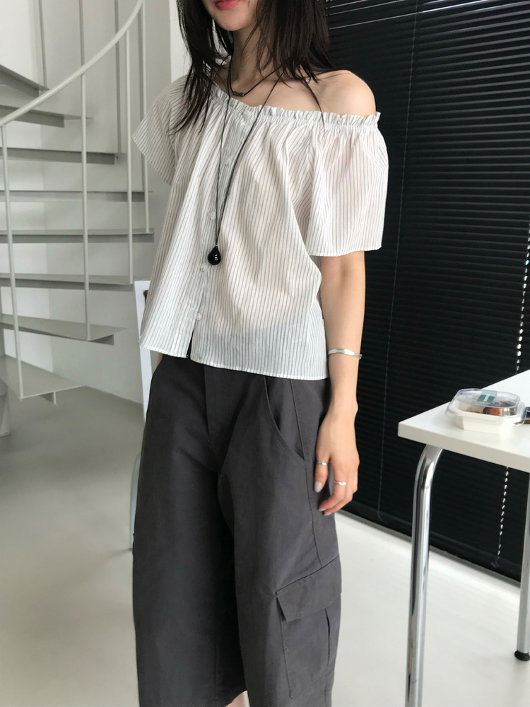 條紋美肩排鈕上衣