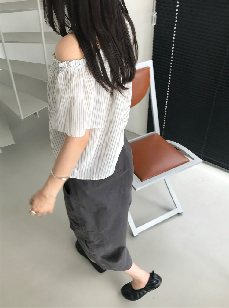 條紋美肩排鈕上衣