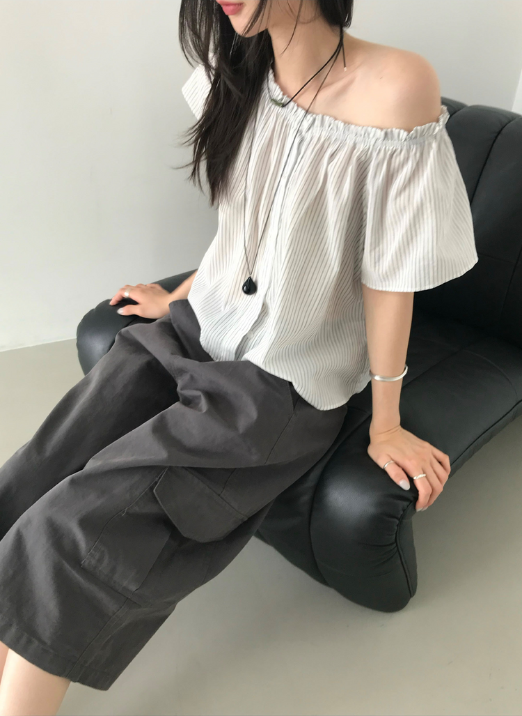 條紋美肩排鈕上衣