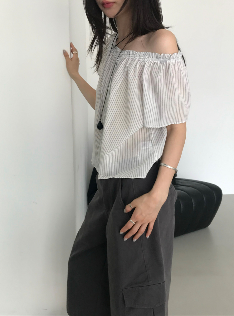 條紋美肩排鈕上衣