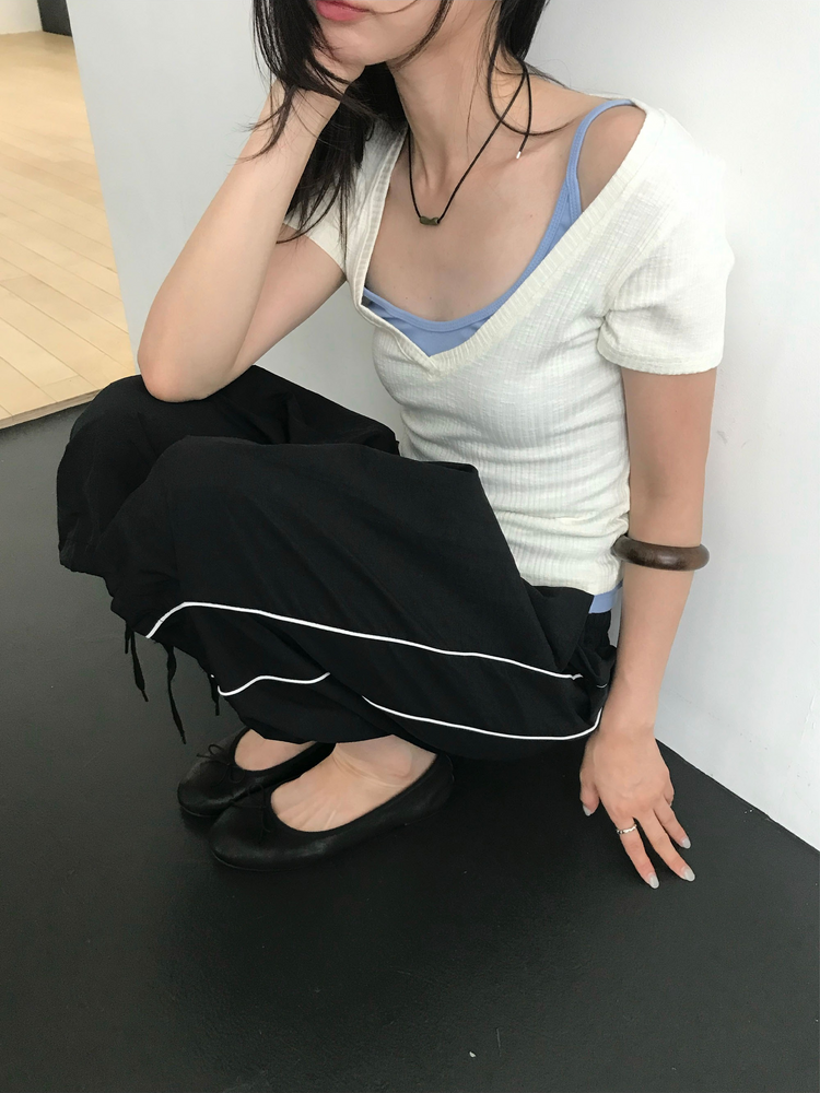 坑紋深V領修身上衣