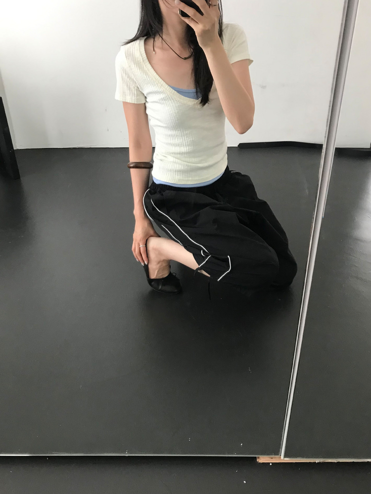坑紋深V領修身上衣