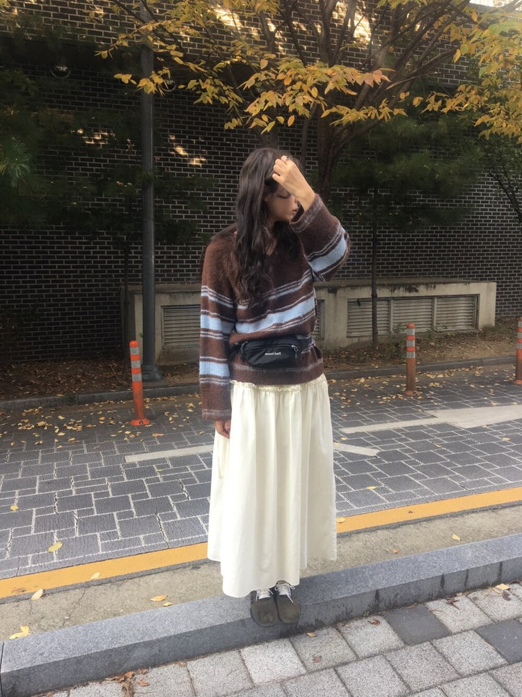 V領撞色條紋細節毛衣