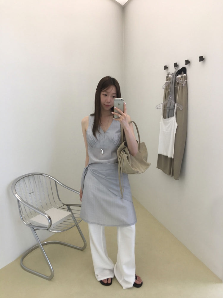 美色透膚V領圍巾細節連身裙