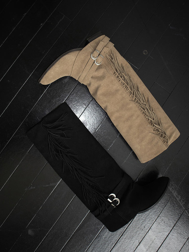 麂皮流蘇細節尖頭長靴