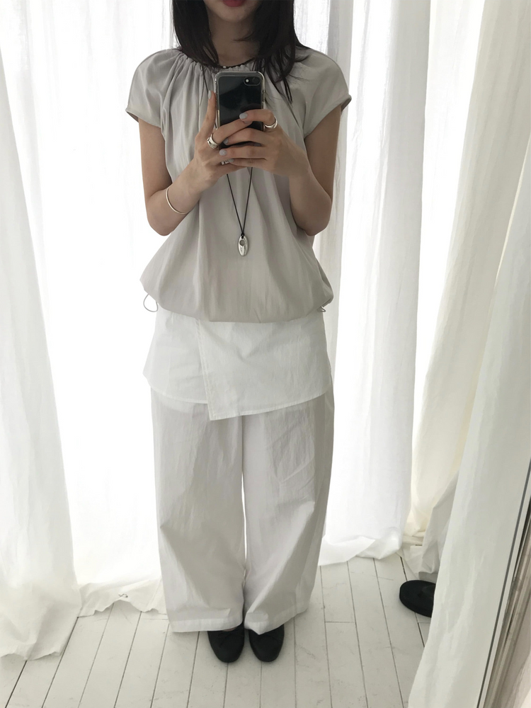 輕薄抓皺細節束腰上衣