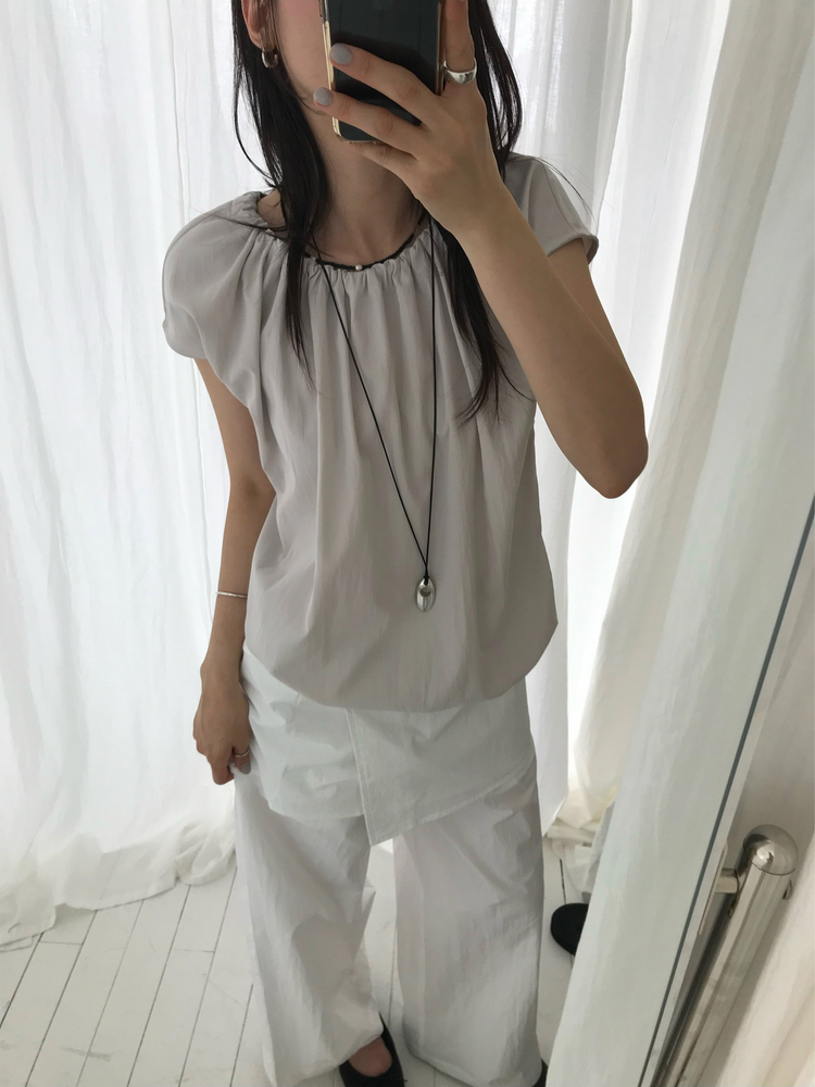 輕薄抓皺細節束腰上衣