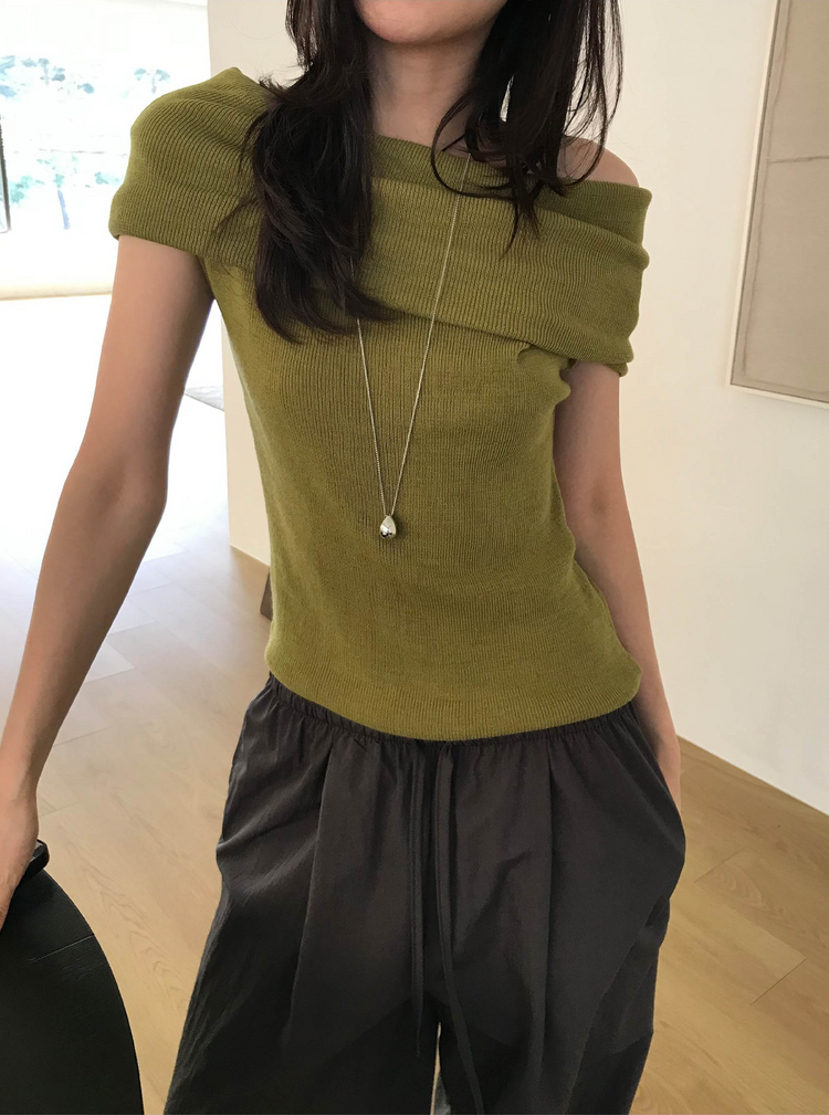 美肩反折針織上衣
