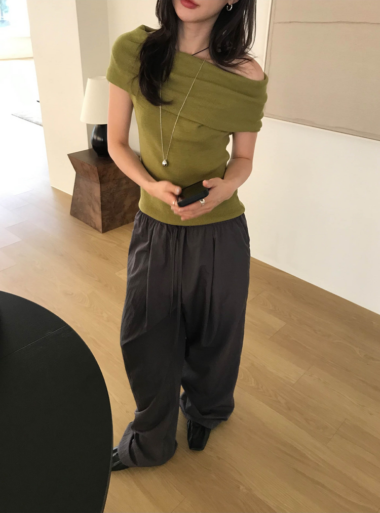 美肩反折針織上衣