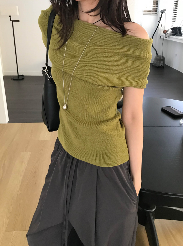 美肩反折針織上衣