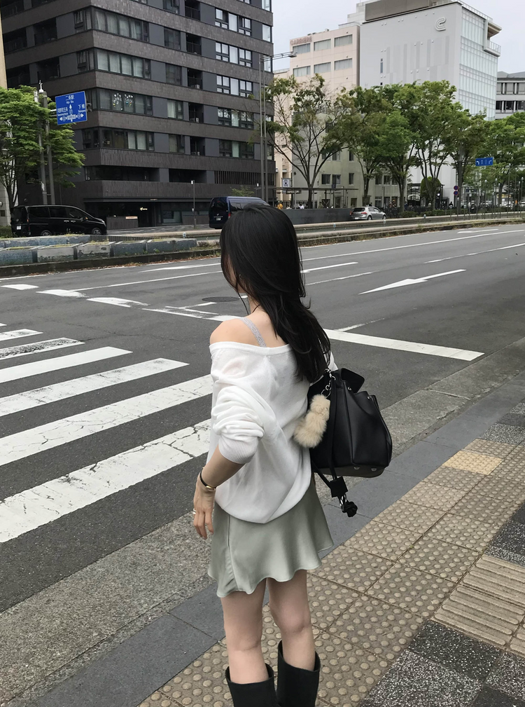 微透膚U領針織上衣