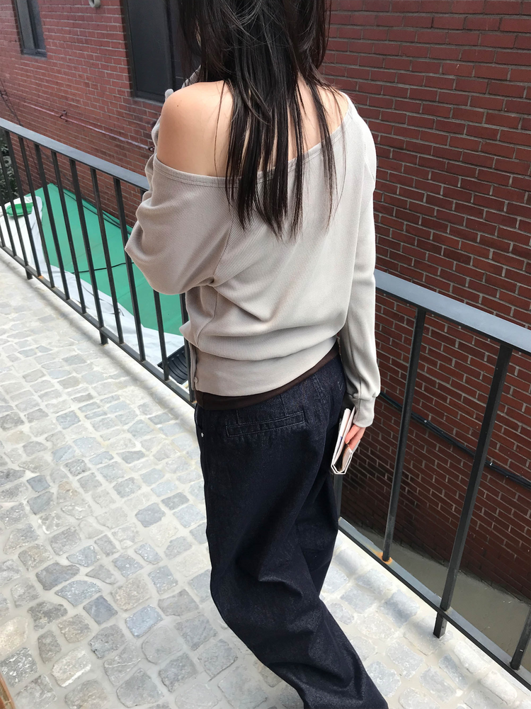 原色內壓褶細節彎刀牛仔褲