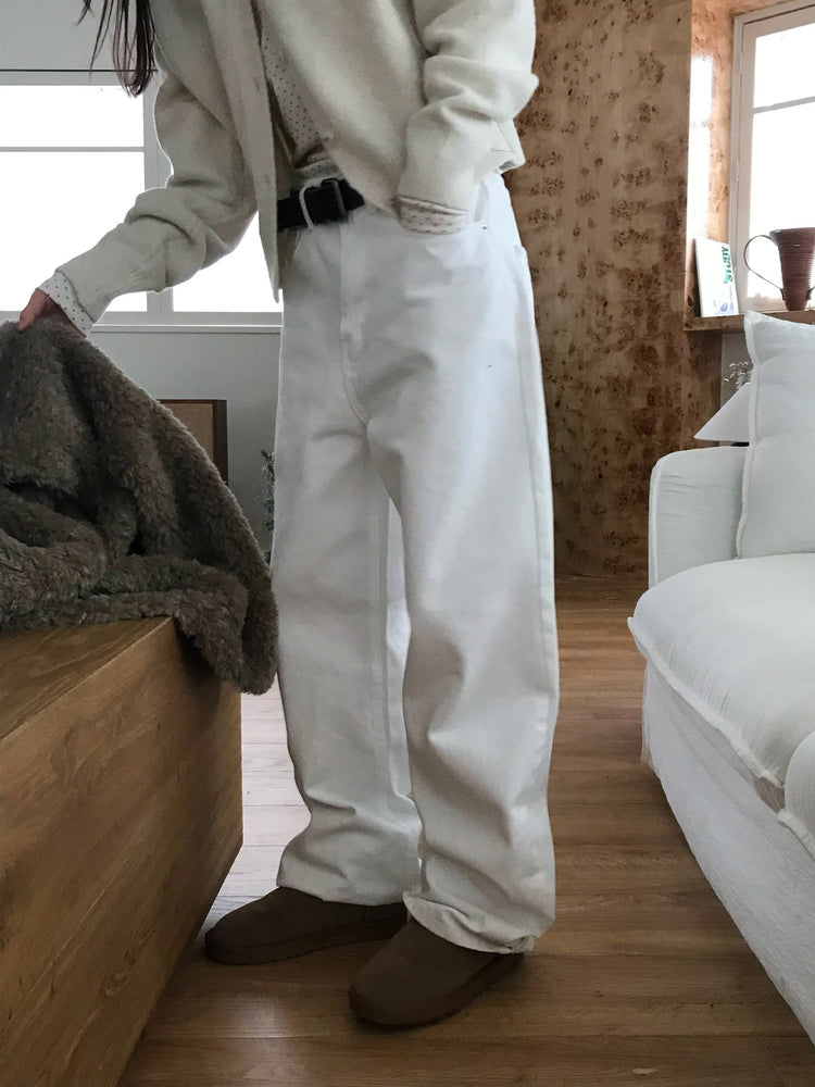 大圓領波點細節上衣