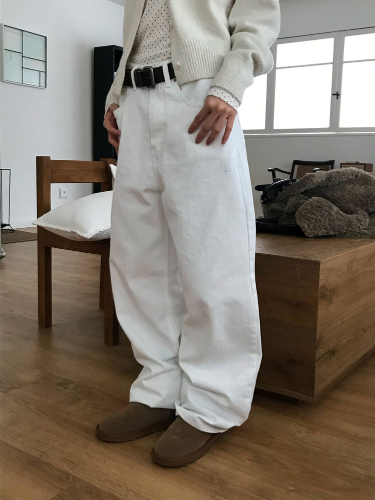 大圓領波點細節上衣